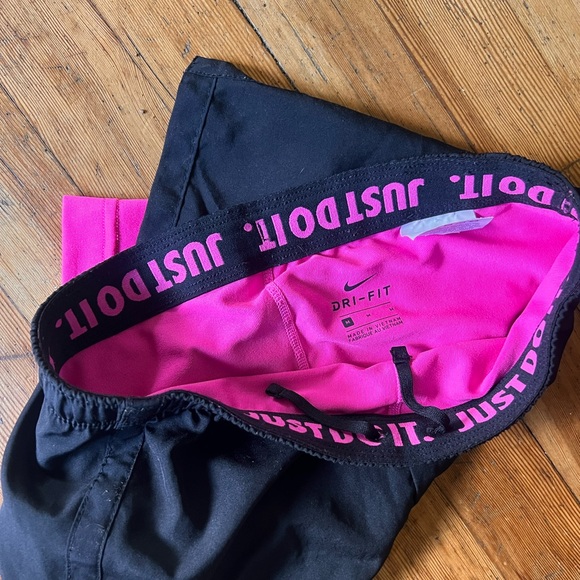 Nike Dri-Fit Shorts Size Medium - Picture 3 of 4